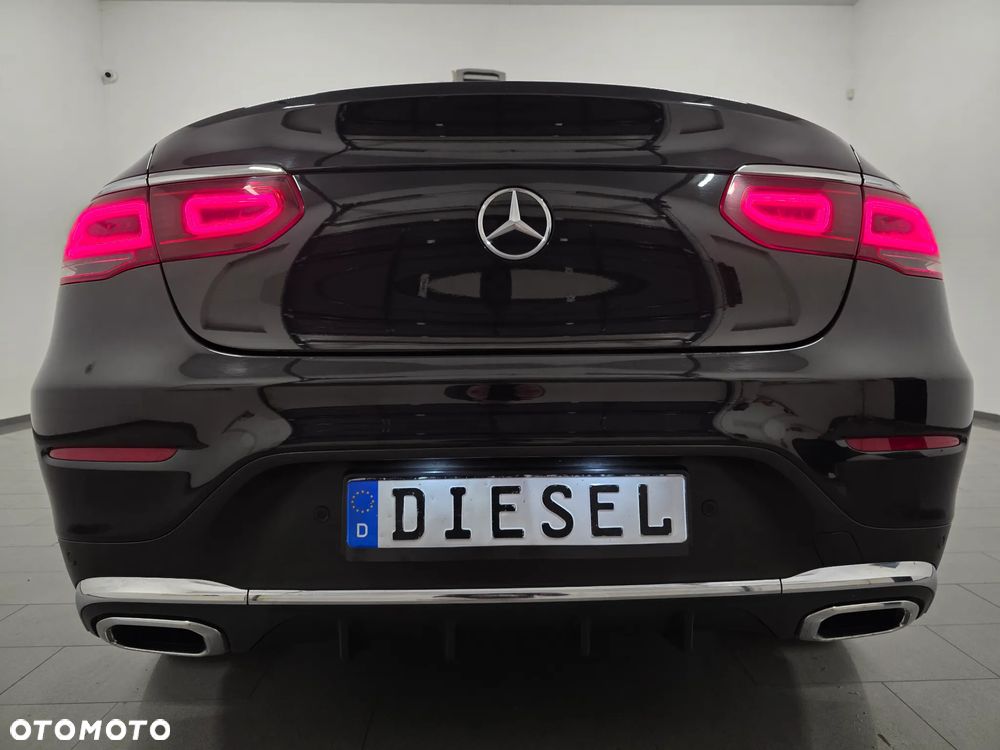 Mercedes-Benz GLC 300 d 4Matic 9G-TRONIC AMG Line Plus - 37