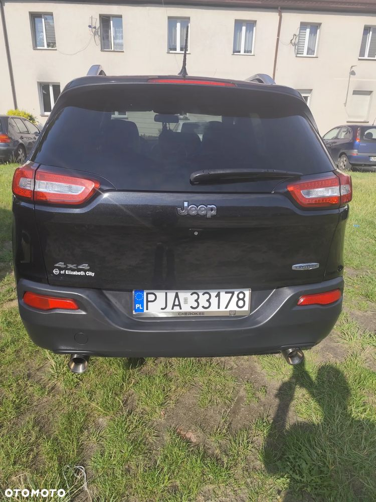 Jeep Cherokee - 16