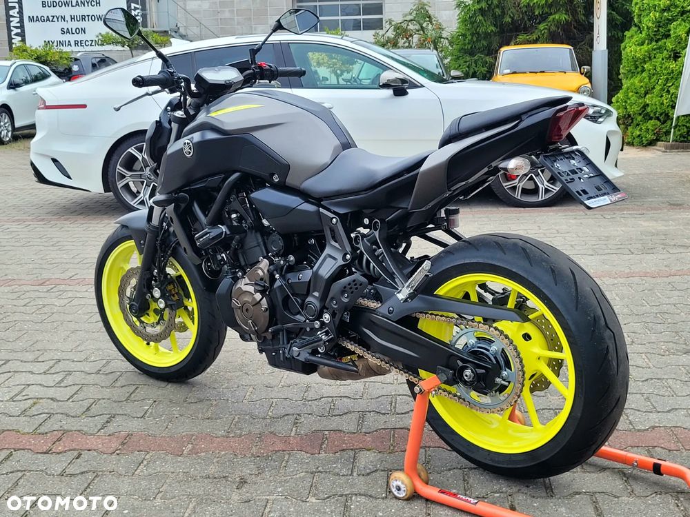 Yamaha MT - 8