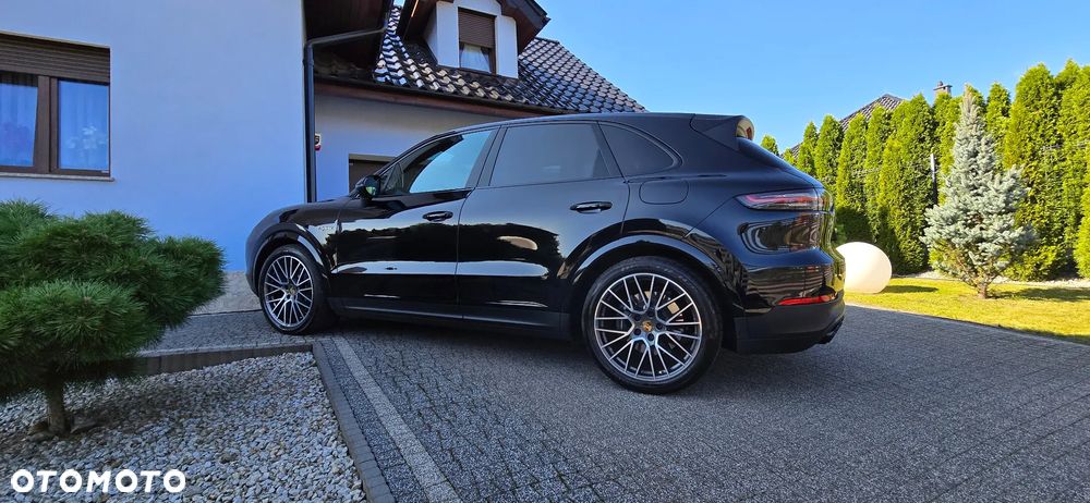 Porsche Cayenne Standard - 2