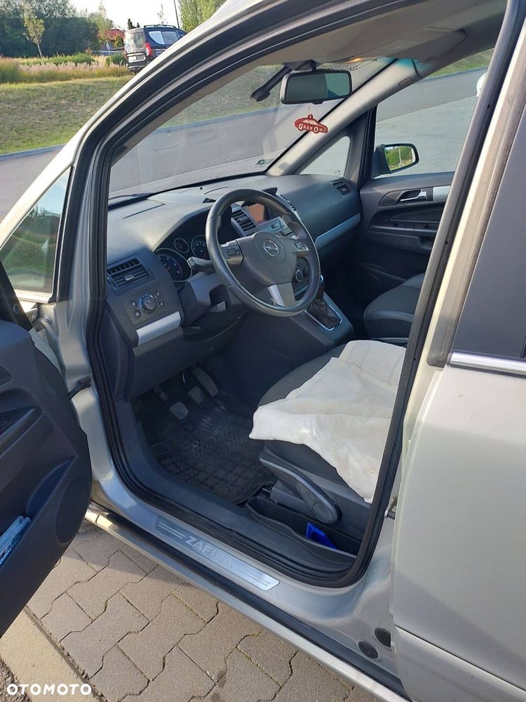 Opel Zafira - 8