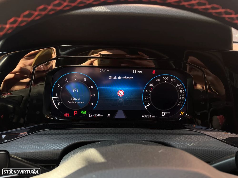 VW Golf Variant R 2.0 TSI OPF 4Motion DSG - 23