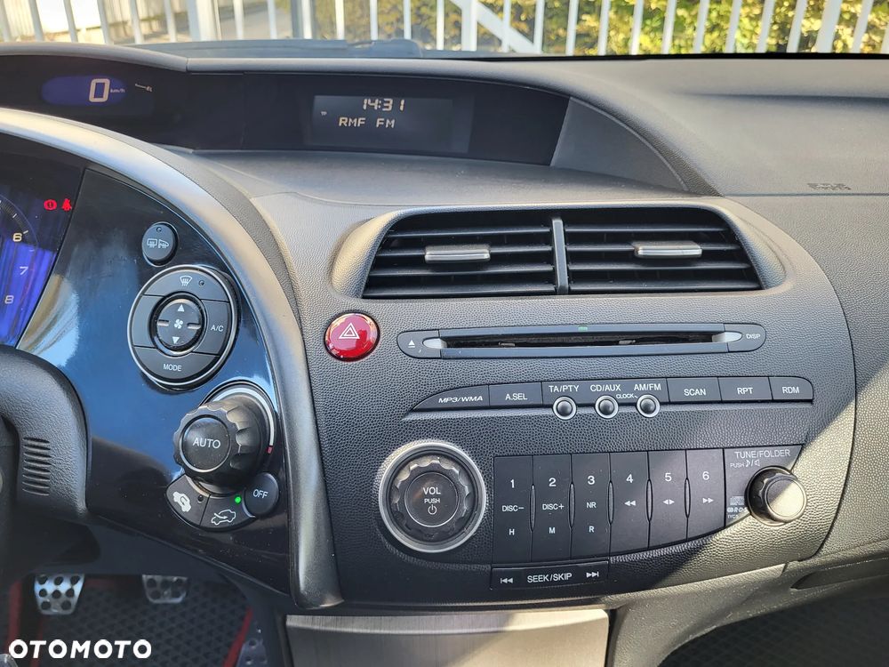 Honda Civic 1.8 Comfort - 11