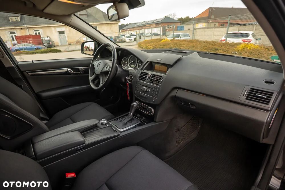 Mercedes-Benz Klasa C 200 CDI DPF Automatik Elegance - 22