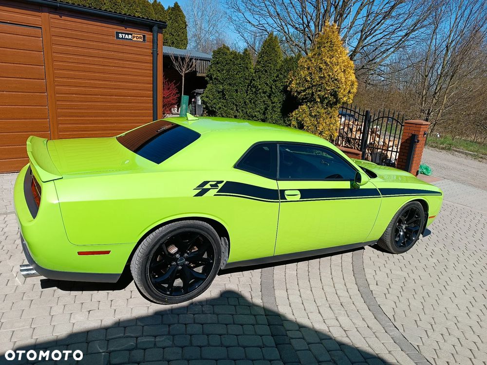 Dodge Challenger - 17