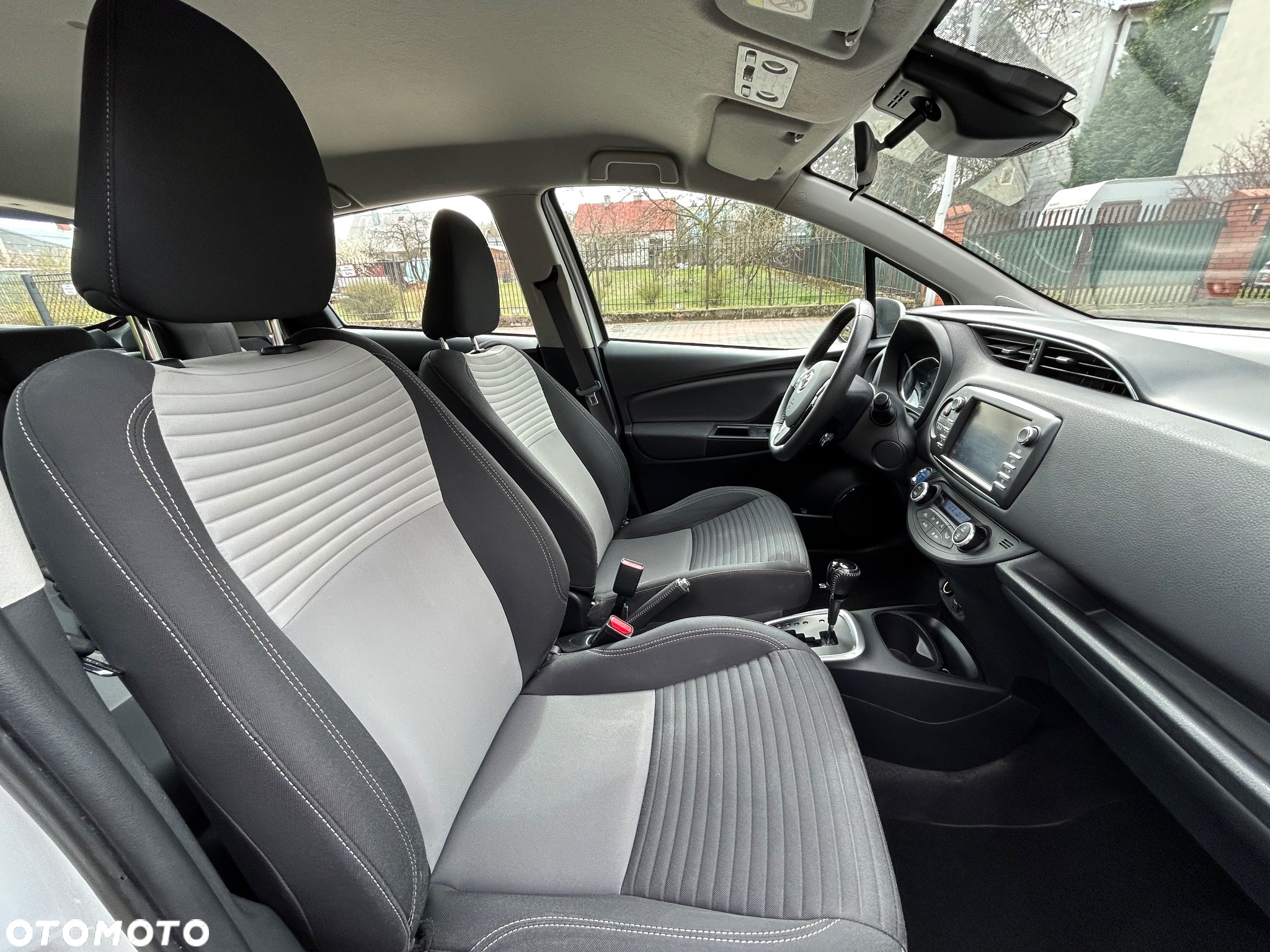 Toyota Yaris Hybrid 1.5 VVT-i Comfort - 14