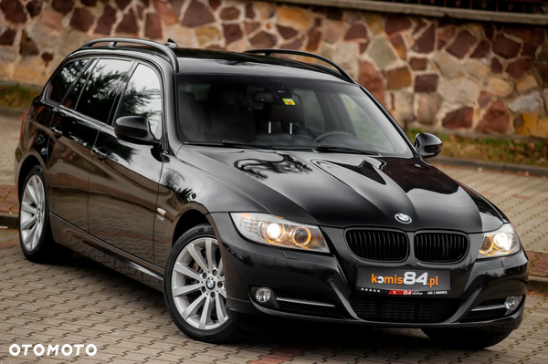 BMW Seria 3 335i xDrive Touring Edition Sport