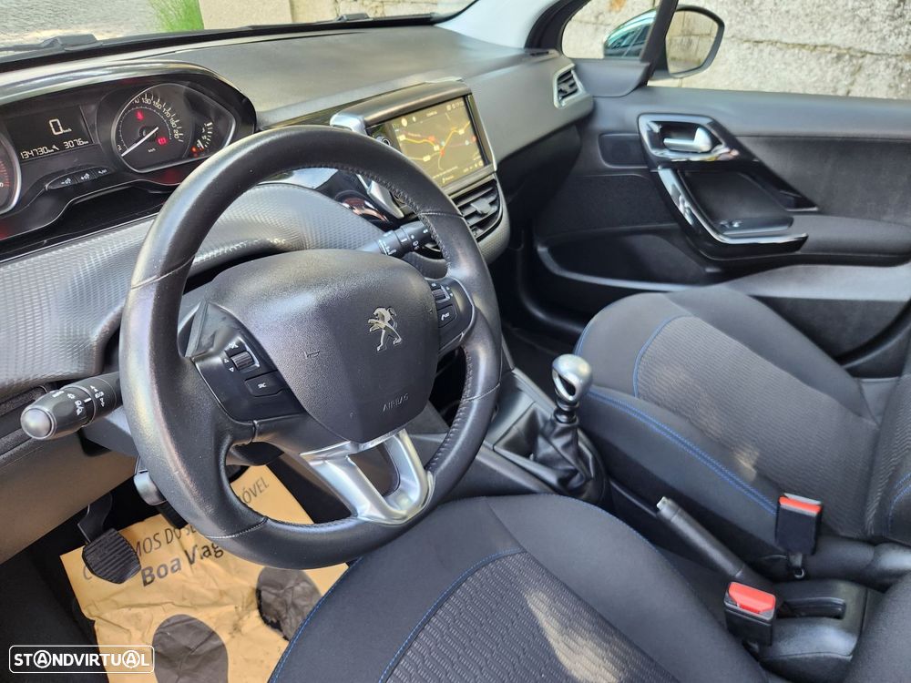 Peugeot 208 1.5 BlueHDi Signature - 33