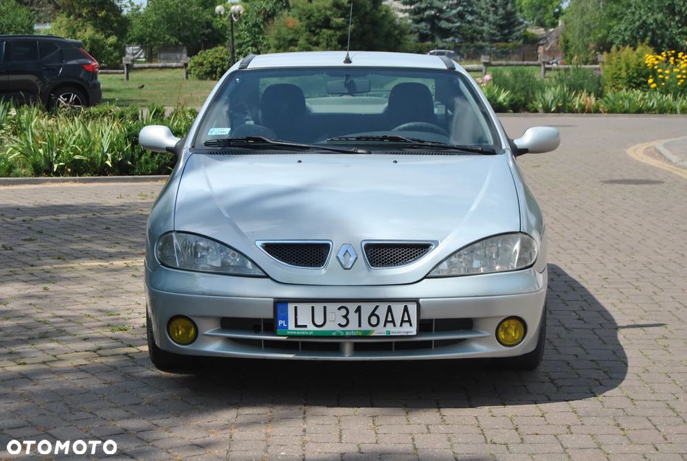 Renault Megane 1.6 - 9