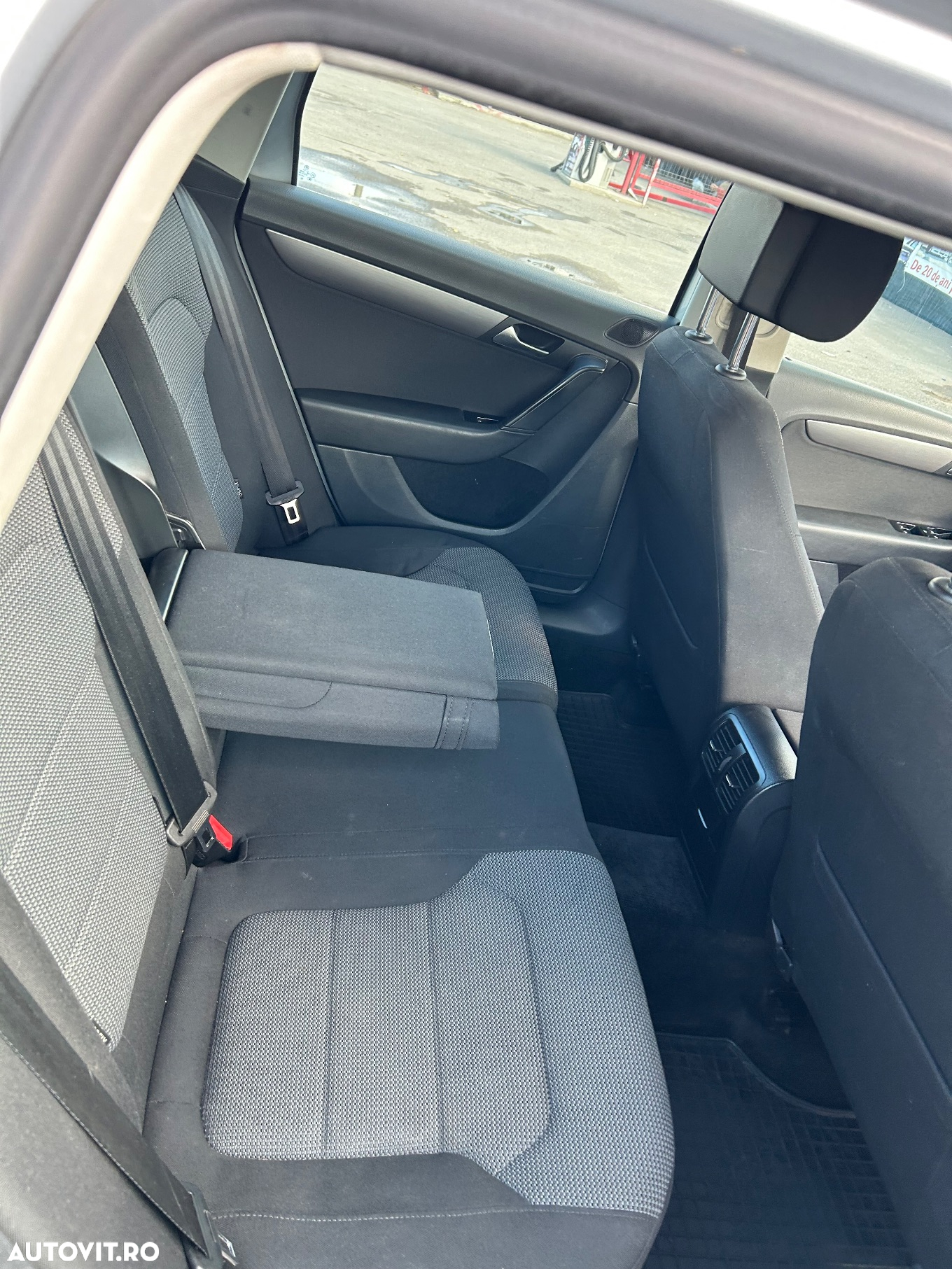 Volkswagen Passat Variant 2.0 Blue TDI DSG SCR Comfortline - 22