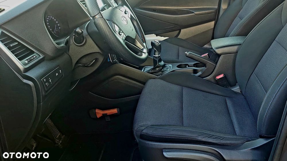 Hyundai Tucson blue 1.6 GDi 2WD Navi - 21