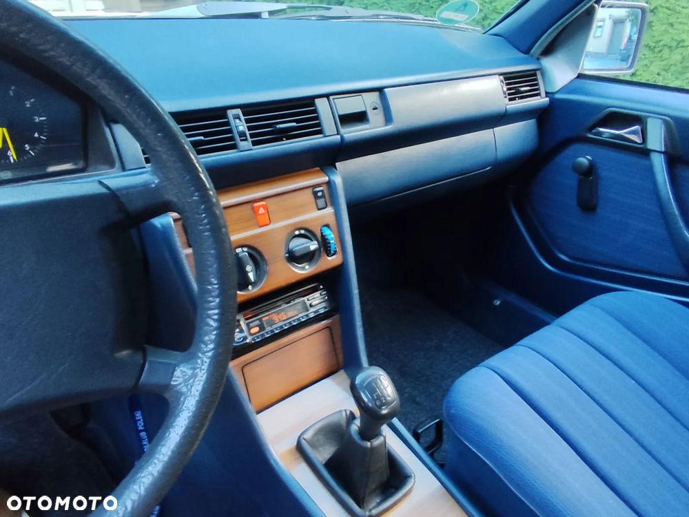 Mercedes-Benz W124 (1984-1993) - 14