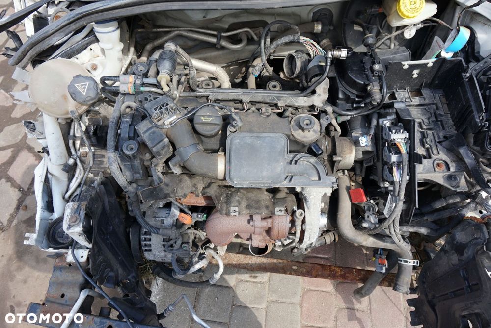 SILNIK 207 LIFT 1.4 HDI 68KM DV4TD 8HZ BOSCH PEUGEOT 2009-2012 - 1