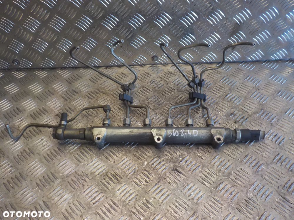 VOLVO S60 2.4 D LISTWA WTRYSKOWA  0445215010