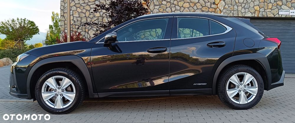 Lexus UX - 4