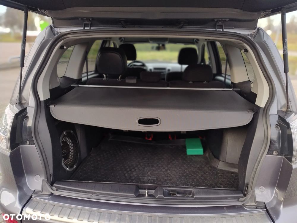 Mitsubishi Outlander - 15