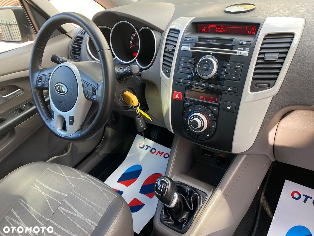 Kia Venga 1.6 CVVT Black Collection - 13