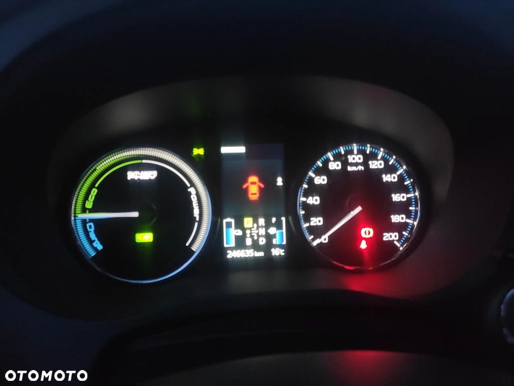 Mitsubishi Outlander Instyle NAVI + - 6