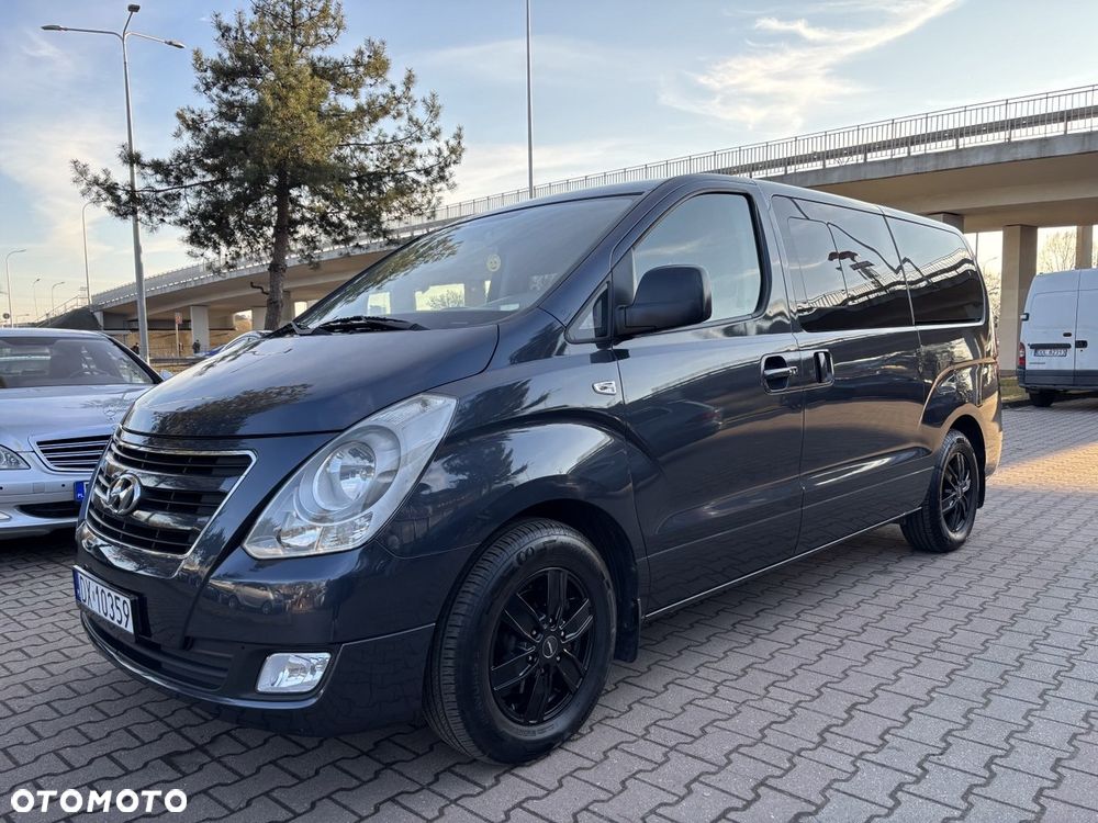 Hyundai H-1 Starex - 1