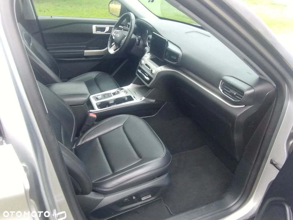Ford Explorer - 17