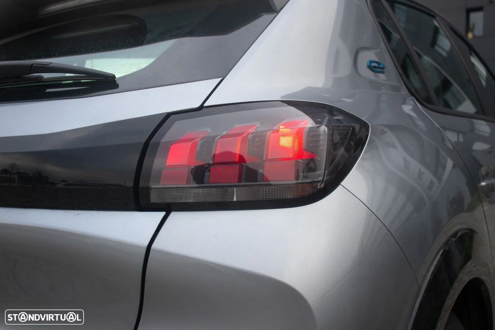Peugeot e-208 Allure Pack - 9