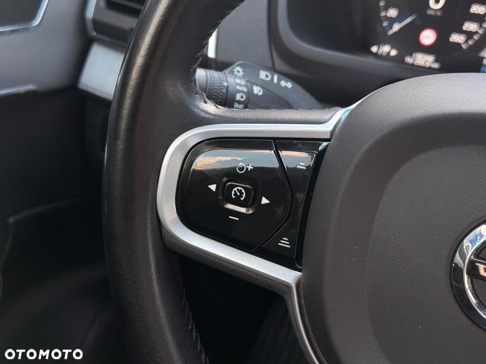 Volvo XC 90 - 20