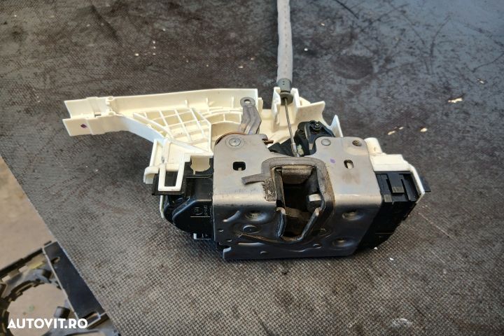 Broasca usa fata dreapta A9077200300 A9077200300 Mercedes-Benz Sprint - 2