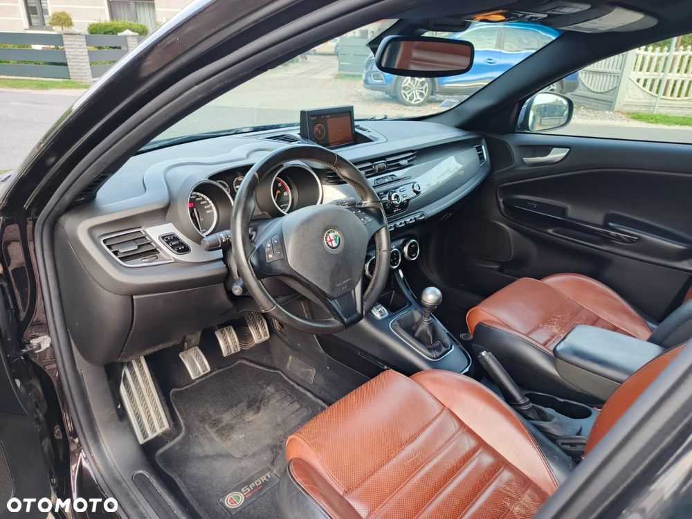 Alfa Romeo Giulietta 2.0 JTDM 16V - 13
