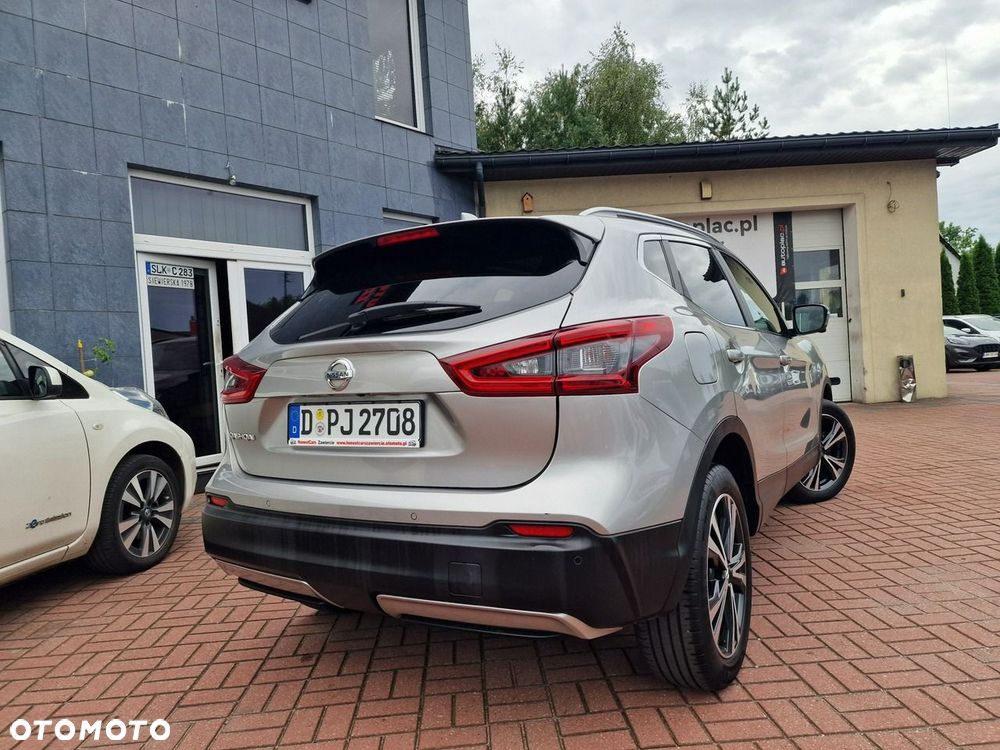 Nissan Qashqai 1.2 DIG-T N-Connecta EU6 - 18