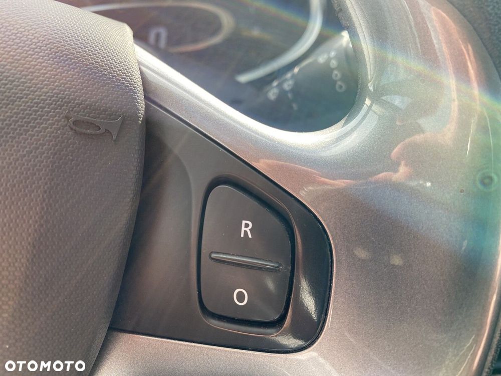 Renault Clio - 21