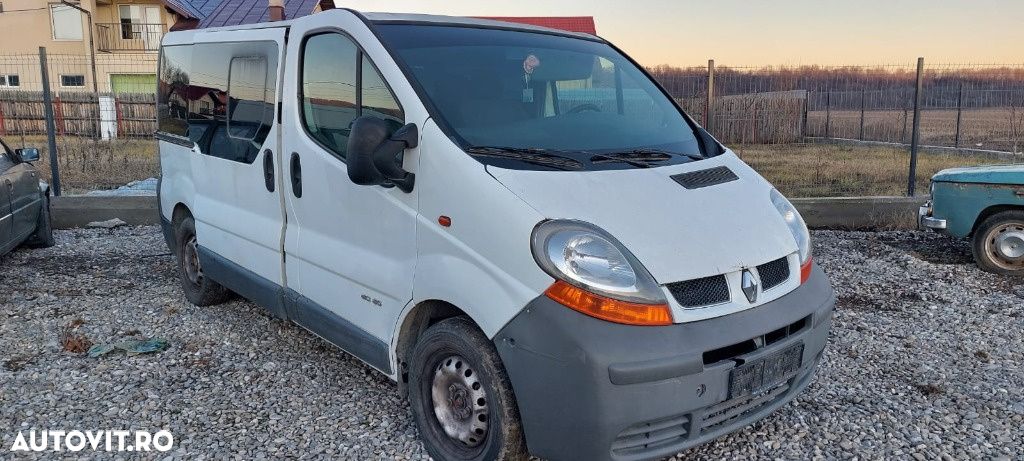 Dezmembrari Renault Trafic 1.9 dci 82 CP 9 locuri - 1