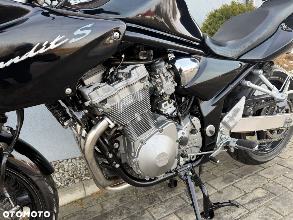 Suzuki Bandit - 25