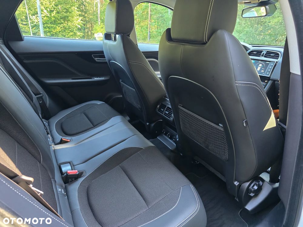 Jaguar F-Pace 2.0 i4D AWD R-Sport - 16