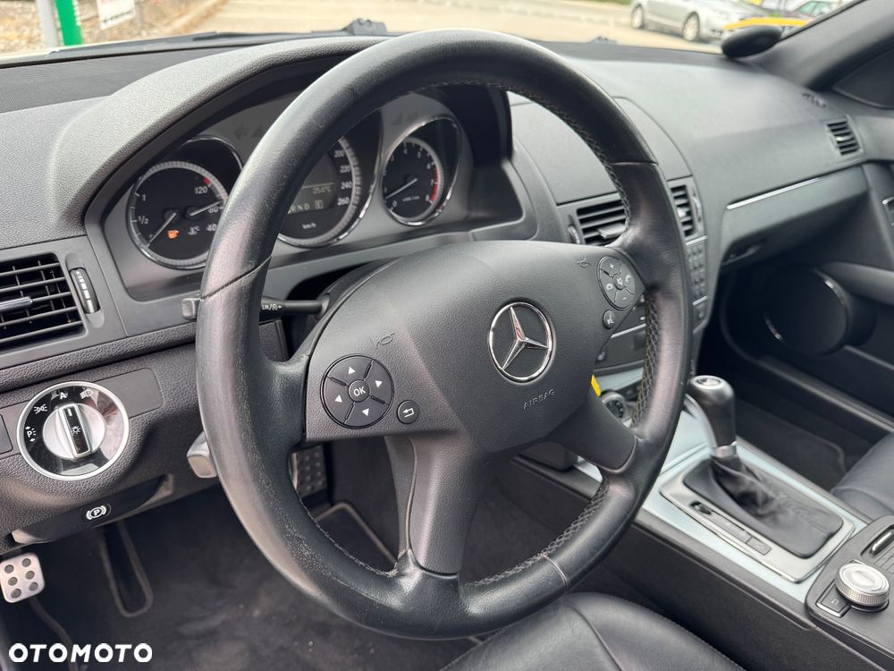 Mercedes-Benz Klasa C 300 T 7G-TRONIC Avantgarde - 30