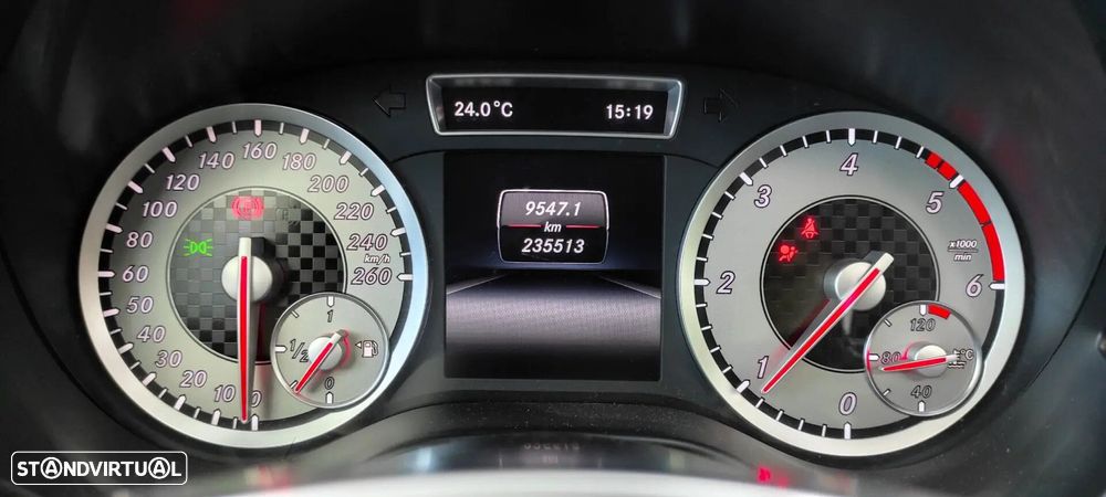 Mercedes-Benz A 180 d AMG Line - 38