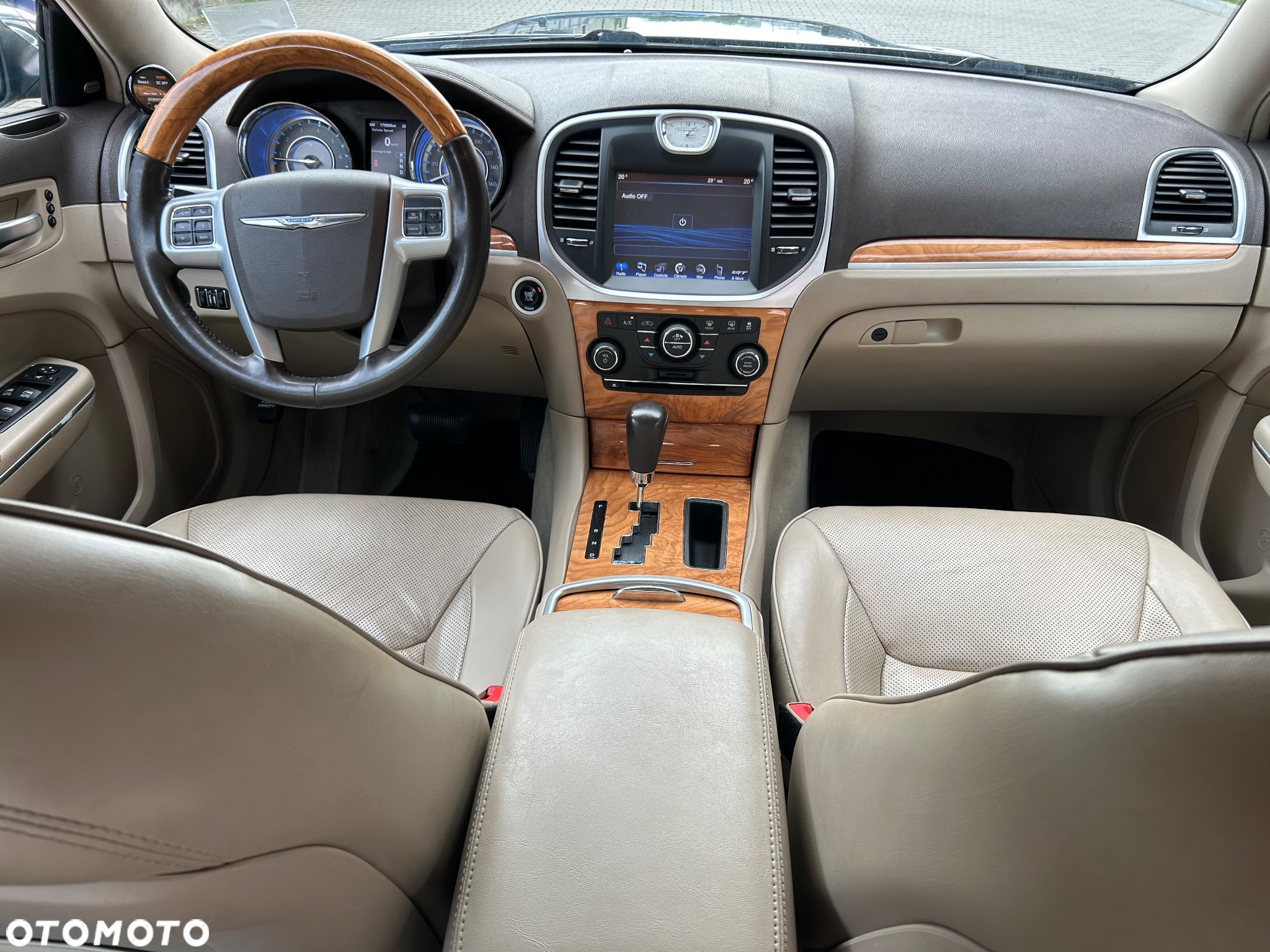 Chrysler 300C - 24