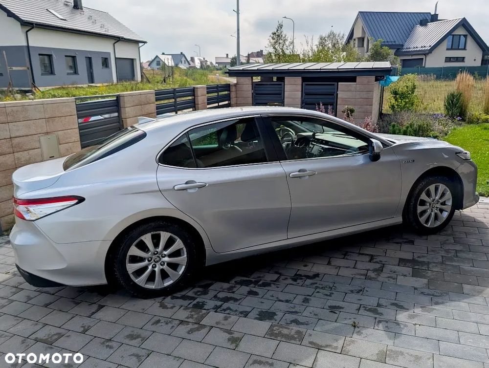 Toyota Camry - 3
