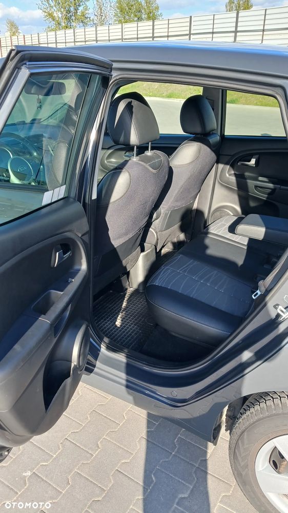 Kia Venga 1.6 Business Line - 10