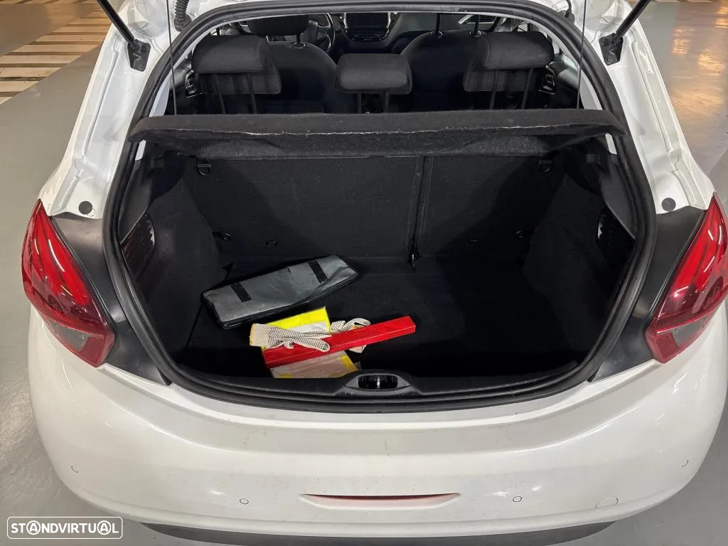 Peugeot 208 1.2 PureTech Allure - 9