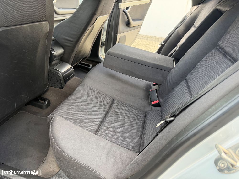 Audi A4 Avant 1.9 TDI M6 Sport - 9
