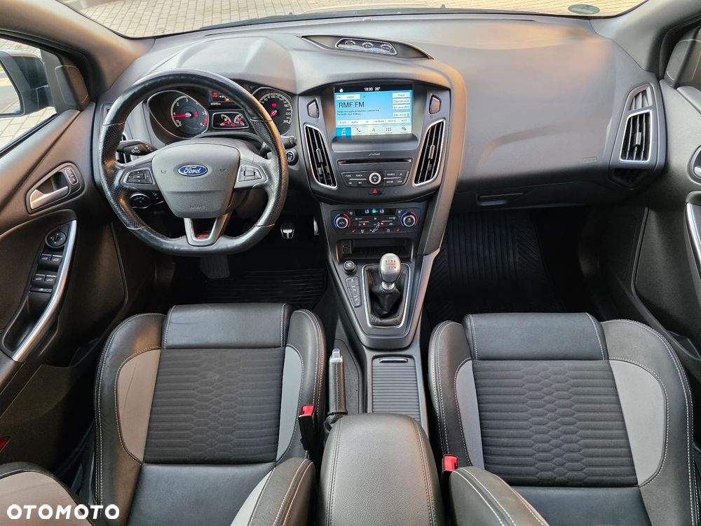 Ford Focus 2.0 TDCi ST mit Leder-Sport-Paket - 25