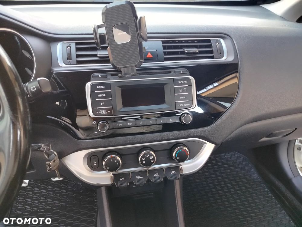 Kia Rio 1.1 CRDI Attract - 11