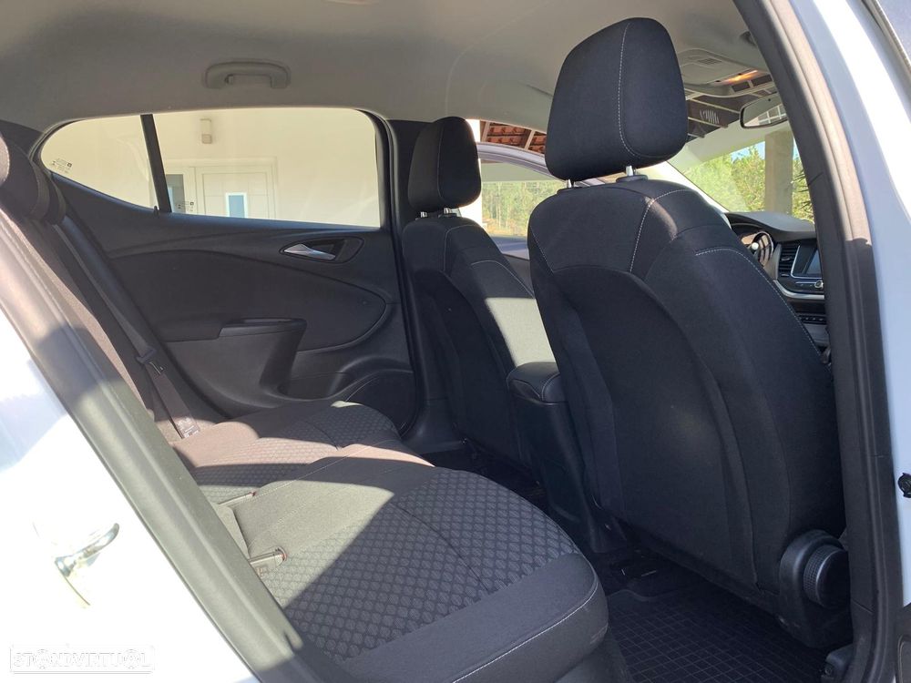Opel Astra 1.5 D S&S - 17