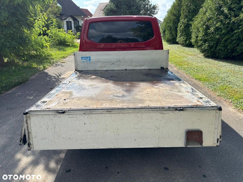 Volkswagen Transporter T5 2.5 TDI 130 KM Doka 5-Osobowy - 10