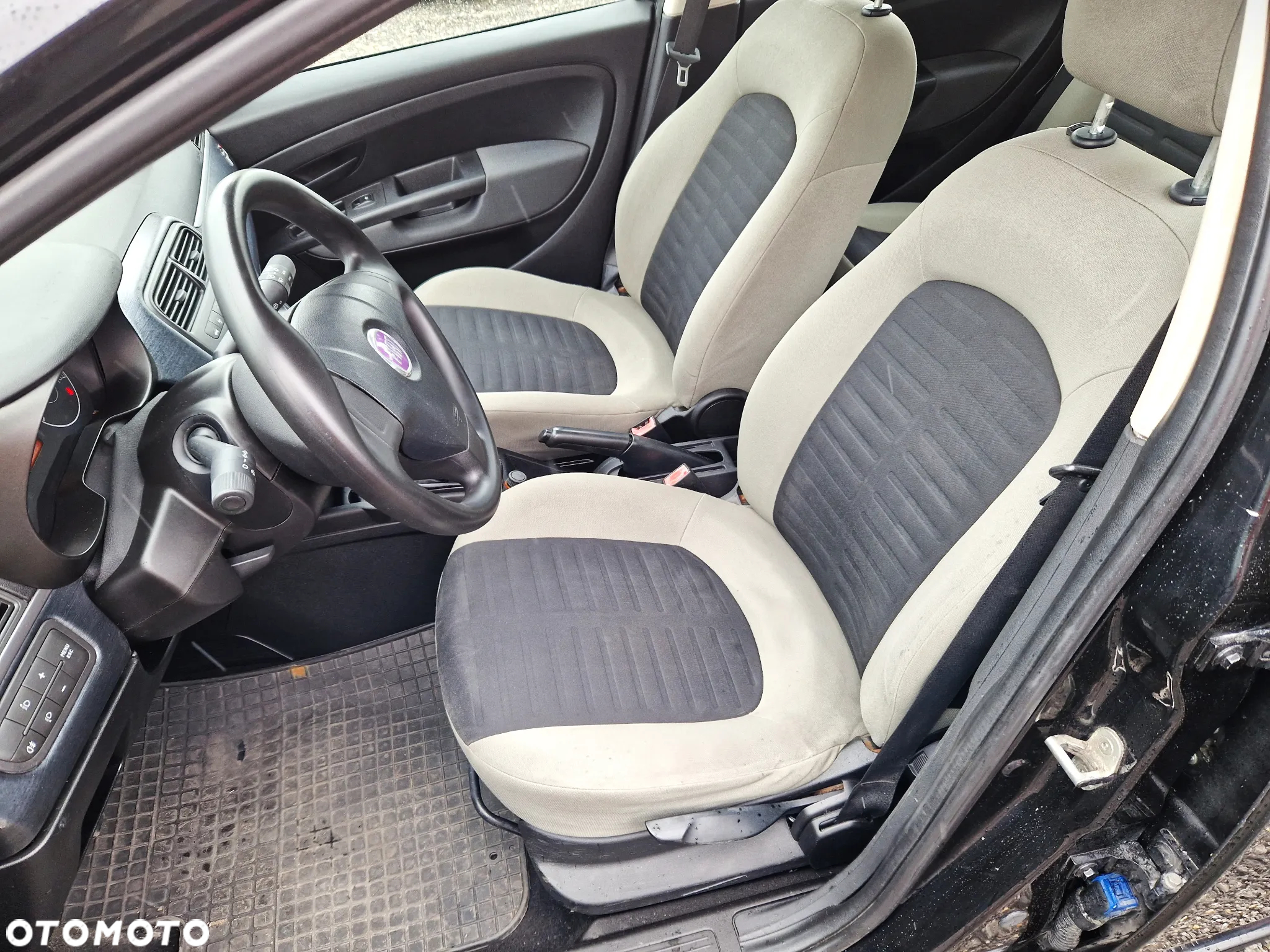 Fiat Grande Punto - 13