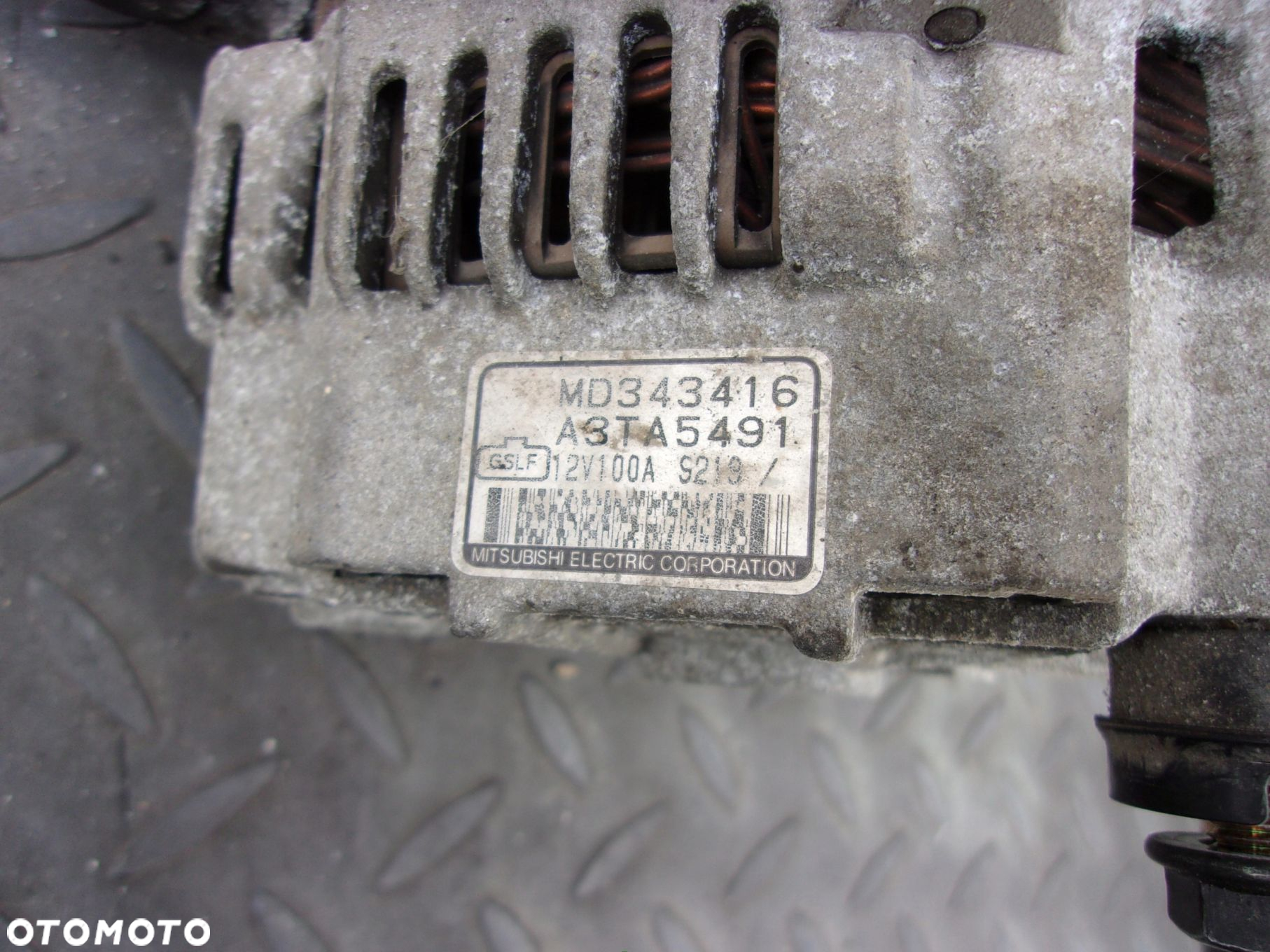 CARISMA 1.8 GDI ALTERNATOR MD343416 - 2