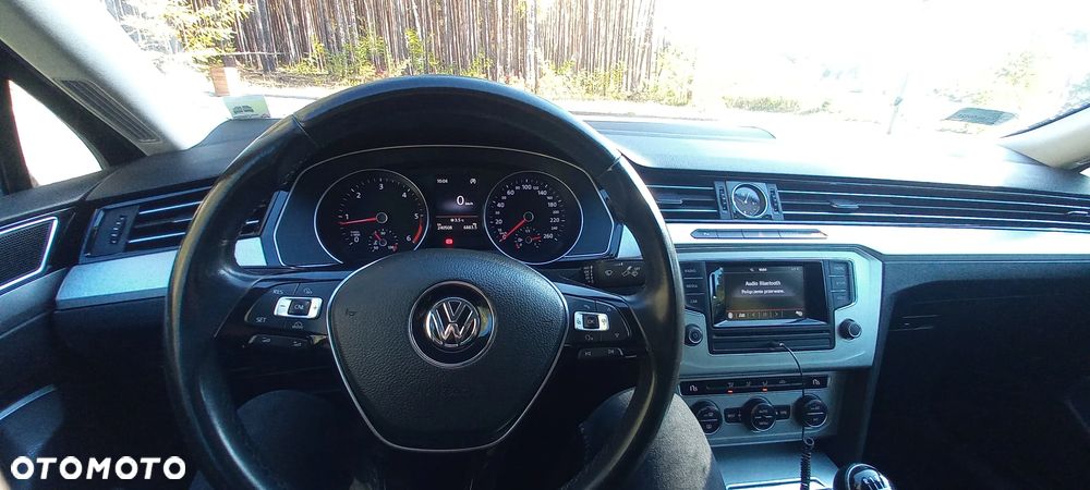 Volkswagen Passat 1.6 TDI BMT Comfortline - 6