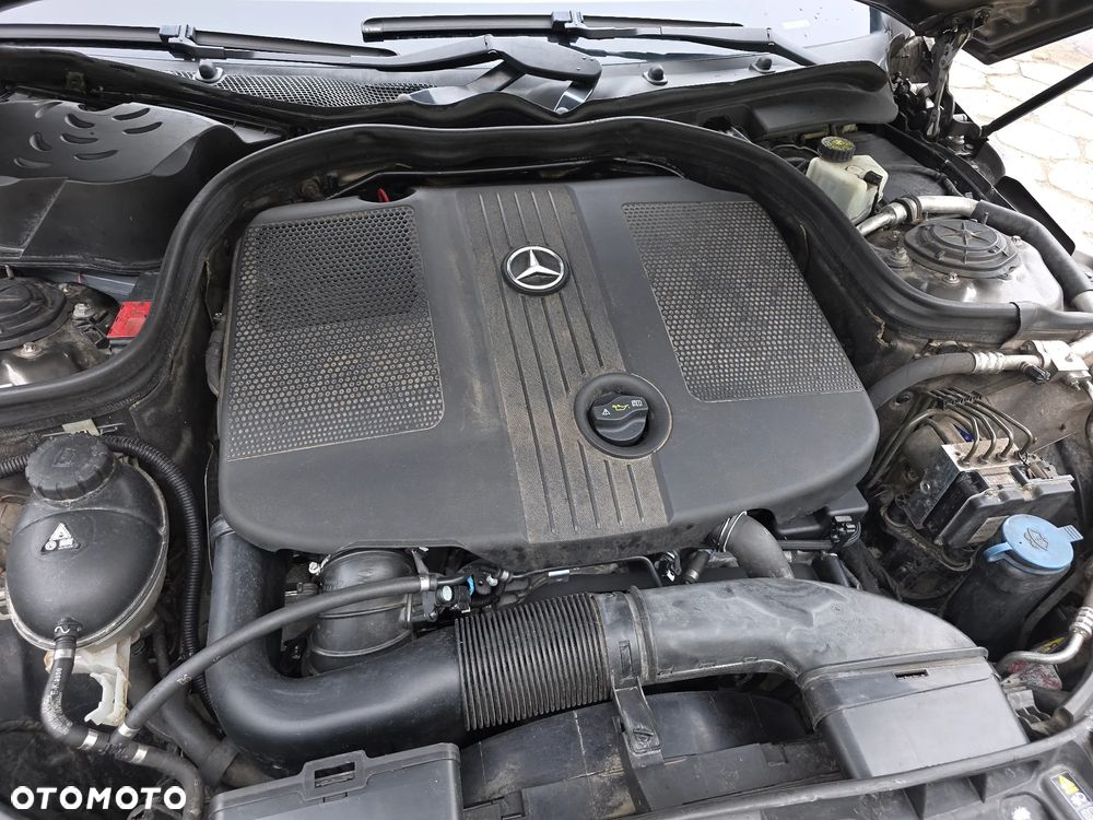 Mercedes-Benz Klasa E 200 CDI DPF BlueEFFICIENCY Automatik Avantgarde - 3