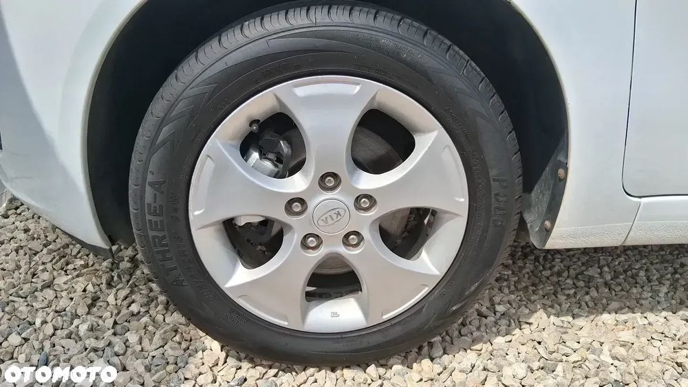 Kia Venga 1.4 CVVT Edition 7 - 9