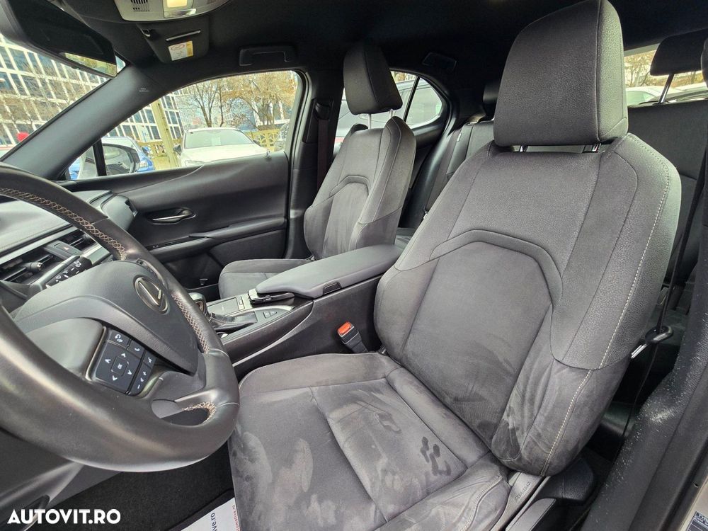 Lexus UX 250h Business Edition - 37